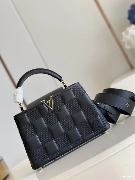 Rep ladies LOUIS CAPUCINES BB VUITTON 0605
